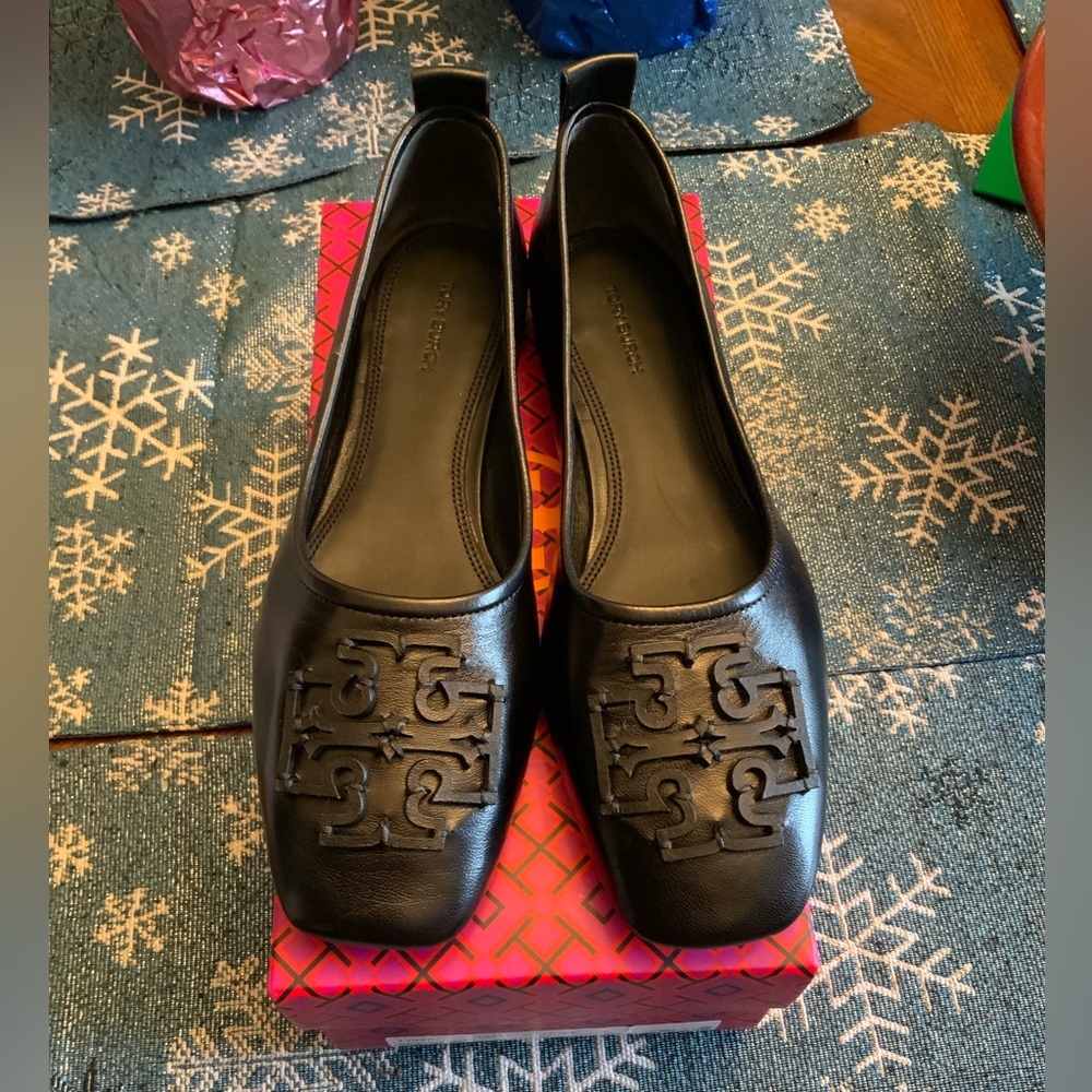 Tory Burch Ines Leather Ballet Flats. Color Tripon Black. Size 9